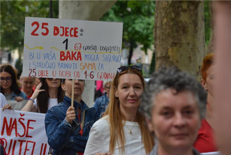 Prosvjed "Za dostojanstveni rad i starost - Ne radu do 67"