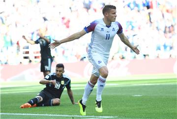 SP Rusija: Argentina - Island 1-1