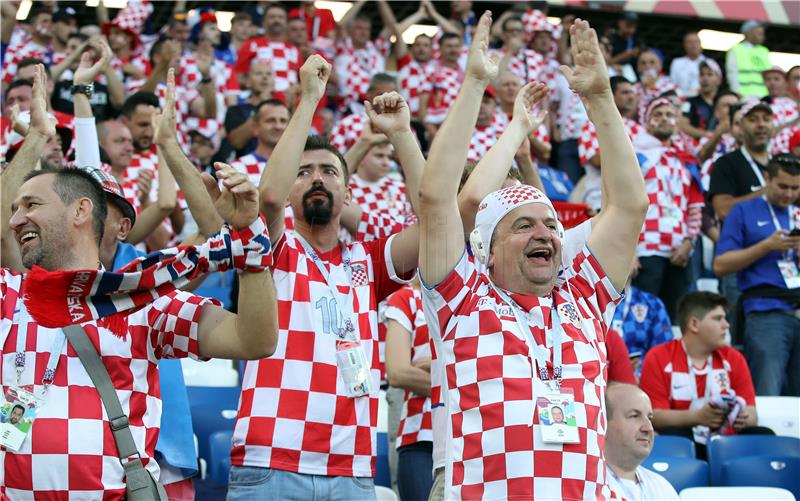 SP Rusija: Navijači na stadionu pred utakmicu Hrvatska - Nigerija