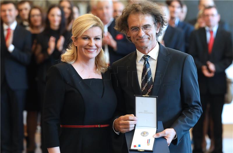 Predsjednica Kolinda Grabar-Kitarović uručila je odlikovanja i priznanja Republike Hrvatske