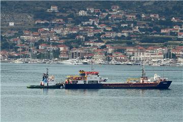 Havarirani turski brod "Haksa" dotegljen u Brodotrogir