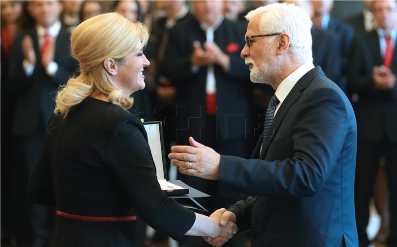 Predsjednica Kolinda Grabar-Kitarović uručila je odlikovanja i priznanja Republike Hrvatske