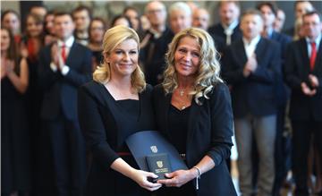 Predsjednica Kolinda Grabar-Kitarović uručila je odlikovanja i priznanja Republike Hrvatske