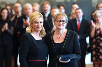 Predsjednica Kolinda Grabar-Kitarović uručila je odlikovanja i priznanja Republike Hrvatske