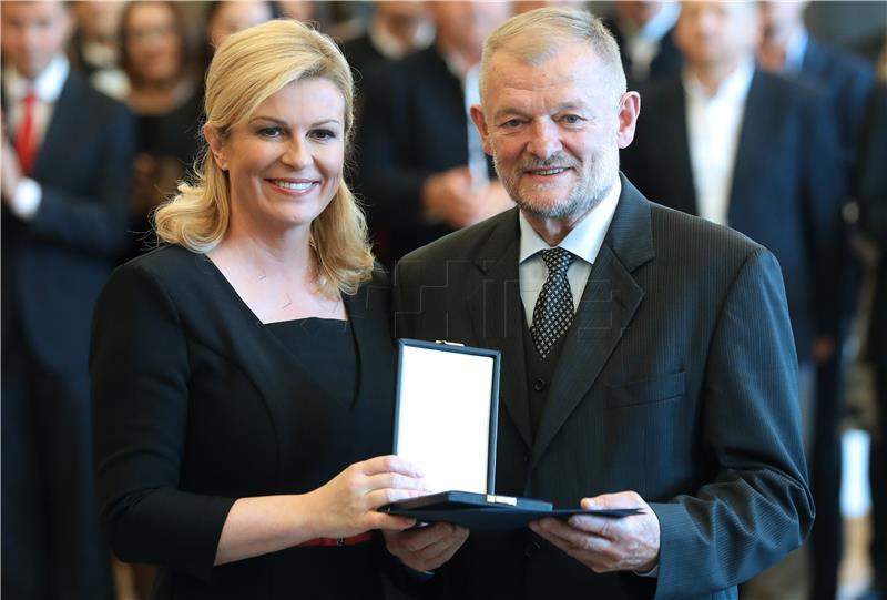 Predsjednica Kolinda Grabar-Kitarović uručila je odlikovanja i priznanja Republike Hrvatske