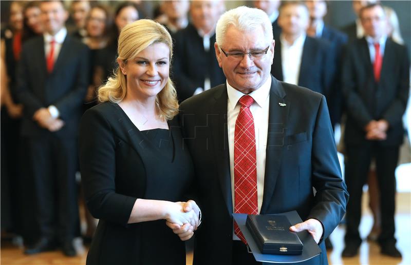 Predsjednica Kolinda Grabar-Kitarović uručila je odlikovanja i priznanja Republike Hrvatske