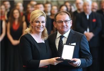 Predsjednica Kolinda Grabar-Kitarović uručila je odlikovanja i priznanja Republike Hrvatske