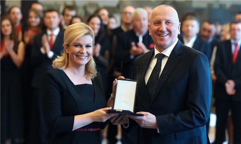 Predsjednica Kolinda Grabar-Kitarović uručila je odlikovanja i priznanja Republike Hrvatske