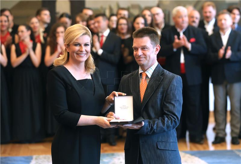 Predsjednica Kolinda Grabar-Kitarović uručila je odlikovanja i priznanja Republike Hrvatske