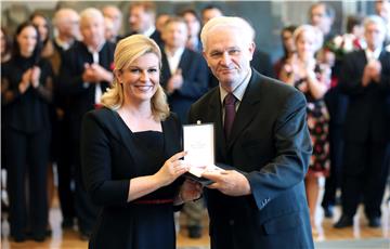 Predsjednica Kolinda Grabar-Kitarović uručila je odlikovanja i priznanja Republike Hrvatske