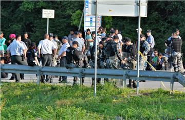 Karlovac police chief says situation at Maljevac border crossing under control