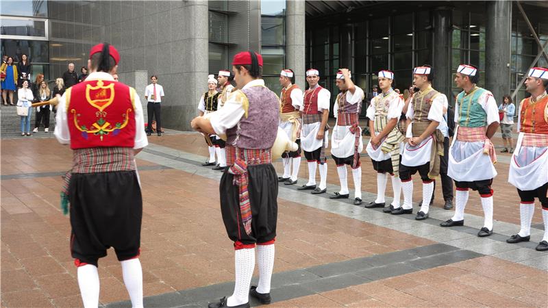 Blatski tanac ispred Europskog parlamenta u Bruxellesu