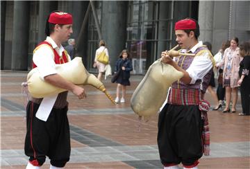 Blatski tanac ispred Europskog parlamenta u Bruxellesu