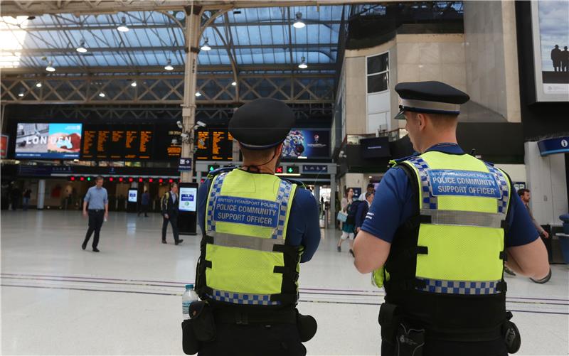 BRITAIN CHARING CROSS SATION EVACUATED