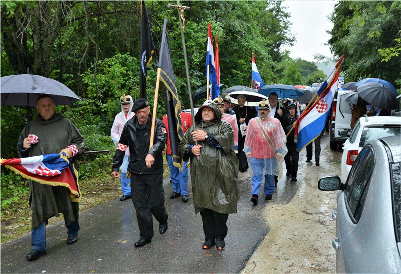 Hundreds take part in Jazovka commemoration