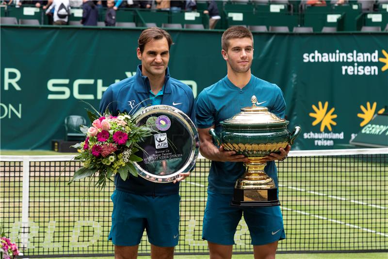 ATP Halle: Ćorić pobijedio Federera za trijumf u Halleu