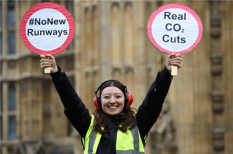 Britanski zastupnici odobrili proširenje Heathrowa