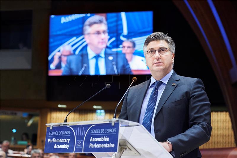 Plenković Šešelju: predstavljate kontinuitet zločinačke politike