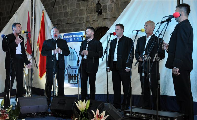 Pobjednici 17. Međunarodnog festivala klapa Perast klape Valdibora i Skontradura