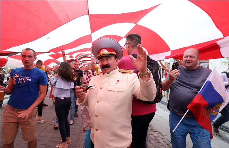 SP Rusija: 60 metarska zastava u Nižnjem Novgorodu