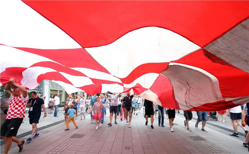 SP Rusija: 60 metarska zastava u Nižnjem Novgorodu