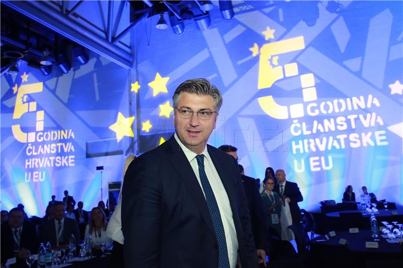 Plenković: I Austrija bi otvorila tržište rada da nije bilo migrantske krize