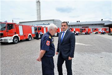 Dobrovoljna vatrogasna društva te jedinice lokalne samouprave dobili višenamjenske autocistrene