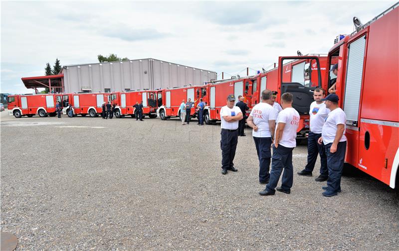 Dobrovoljna vatrogasna društva te jedinice lokalne samouprave dobili višenamjenske autocistrene