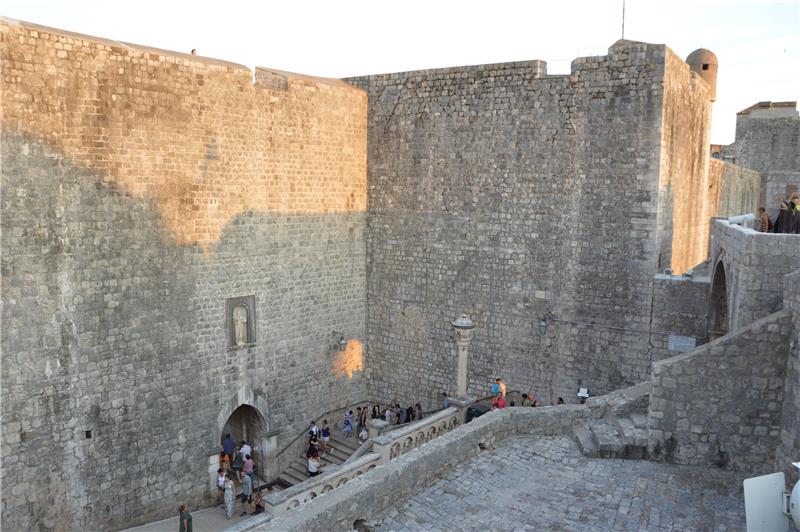 Odbor za svjetsku baštinu UNESCO-a o Dubrovniku, stećcima i Plitvičkim jezerima