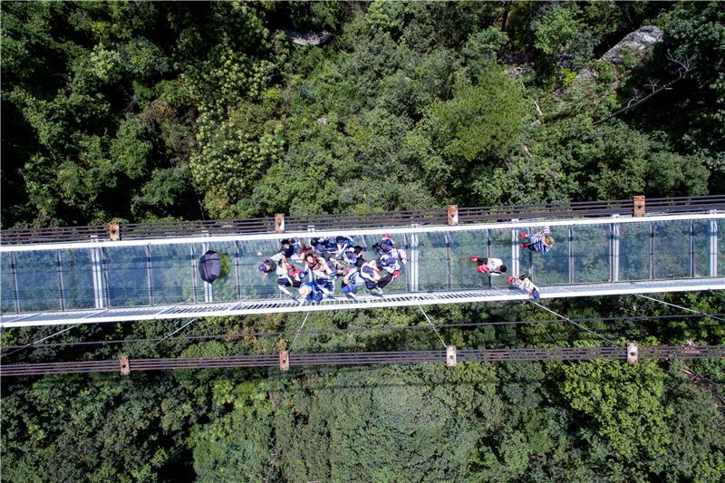 CHINA GLASS BRIDGE