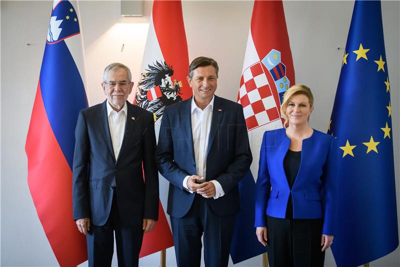 Grabar-Kitarovic, Pahor and Van der Bellen trilateral meeting starts in Slovenia