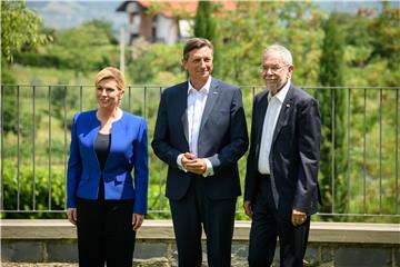 Kitarović, Pahor i van der Bellen na trilateralnom sastanku u Sloveniji