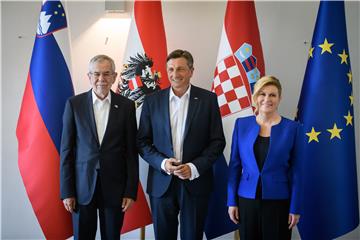 Kitarović, Pahor i van der Bellen na trilateralnom sastanku u Sloveniji