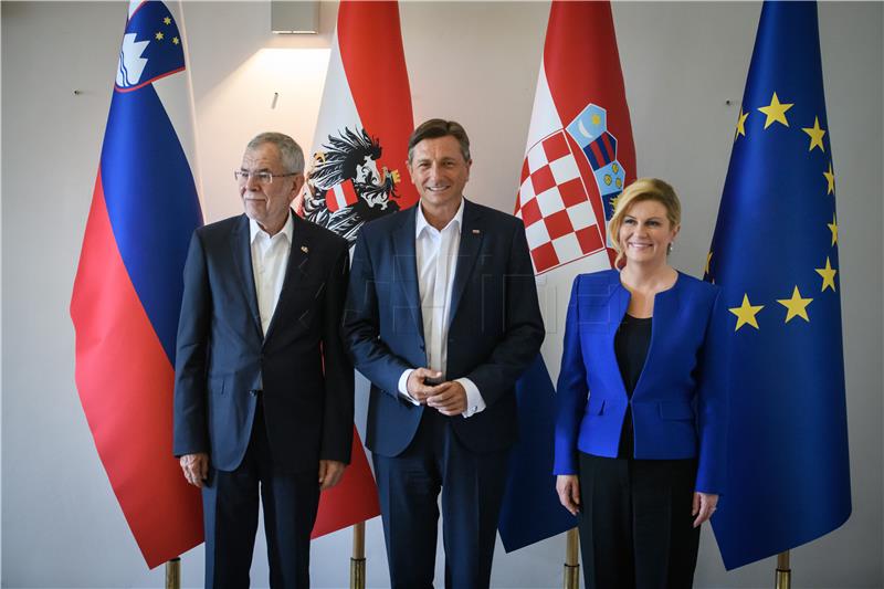 Kitarović, Pahor i van der Bellen na trilateralnom sastanku u Sloveniji