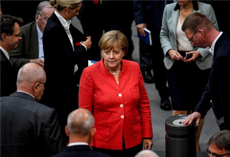 Merkel spremna podržati smanjenje carina na američke automobile