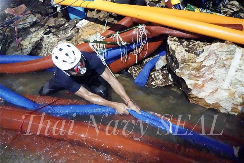 Tajlandski spasilac poginuo u operaciji spašavanja dječaka iz poplavljene špilje