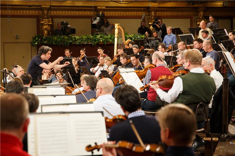 Flautistica tužila orkestar zbog niže plaće od muških kolega  