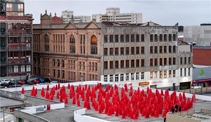 AUSTRALIA ART SPENCER TUNICK