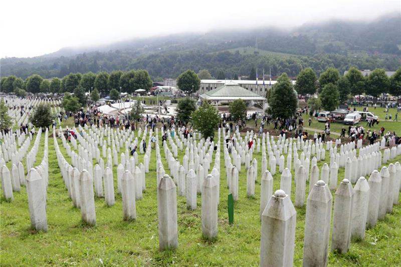 Dužnosnici EU, VE i član Predsjedništva BiH Čović odali počast žrtvama genocida u Srebrenici