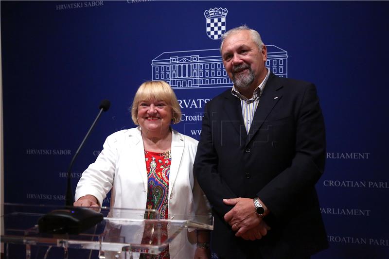 Tiskovna konferencija Kluba zastupnika GLAS-a i HSU-a