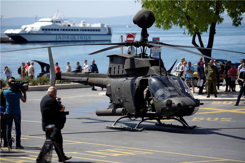 Minister announces more US choppers for Croatian Army