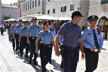 Šest kineskih policajaca tijekom ljetne sezone u zajedničkoj patroli s hrvatskim kolegama