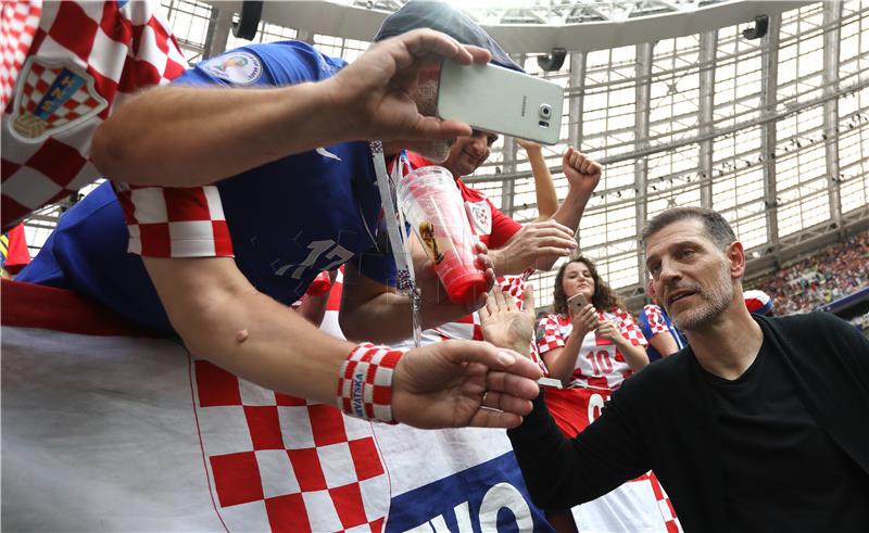 SP Rusija: Hrvatski i francuski navijači pred početak finalne utakmice na stadionu Lužnjiki