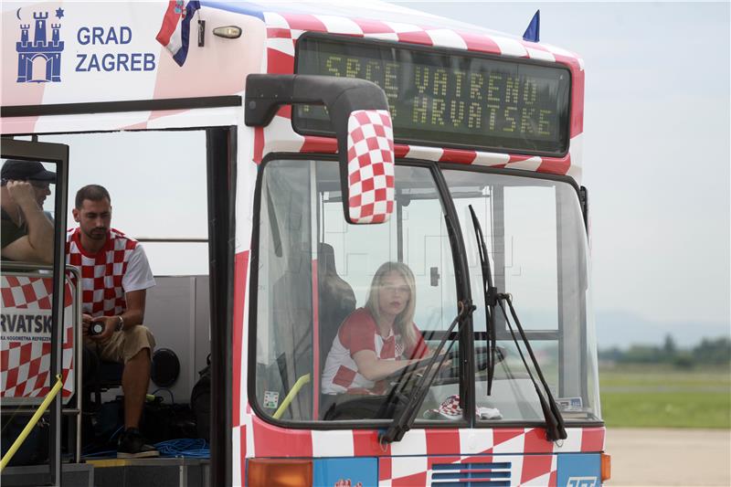 Doček hrvatskih nogometaša u zagrebačkoj zračnoj luci