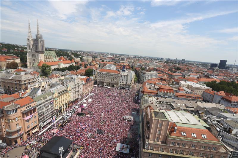 Doček "Vatrenih" na Trgu bana Jelačića