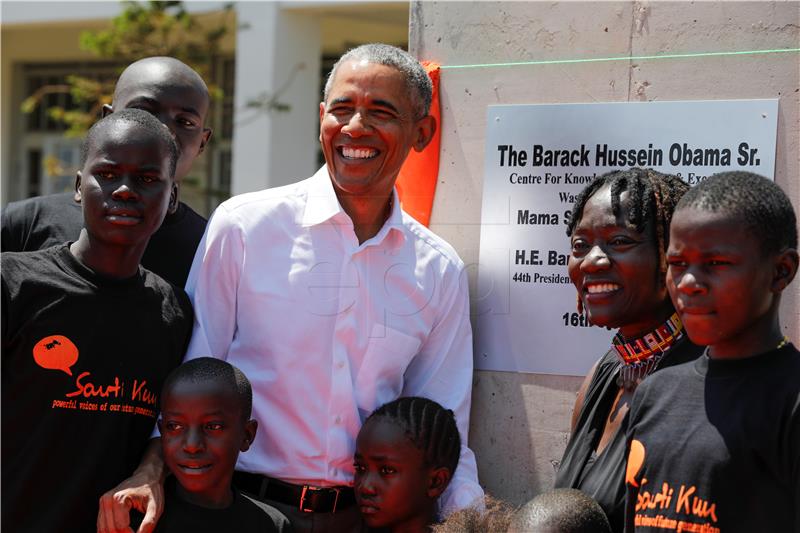 KENYA PEOPLE OBAMA KOGELO VISIT