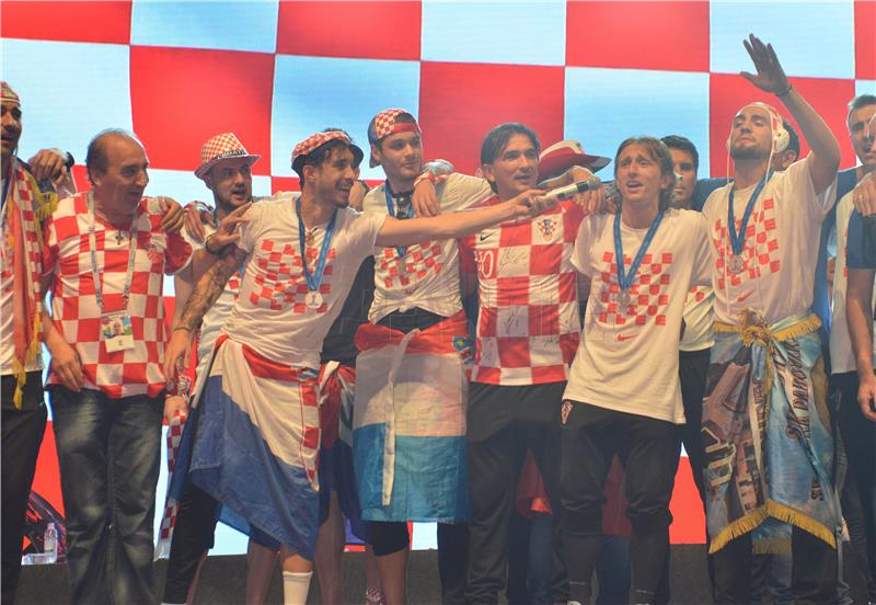 Vatreni stigli na Jelačićev trg koji je "eksplodirao" od oduševljenja