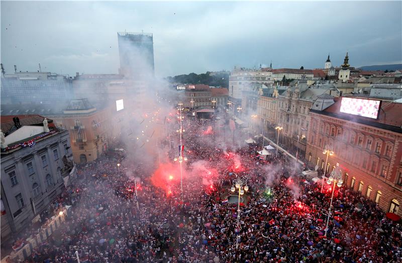 Doček Vatrenih na Trgu bana Jelačića