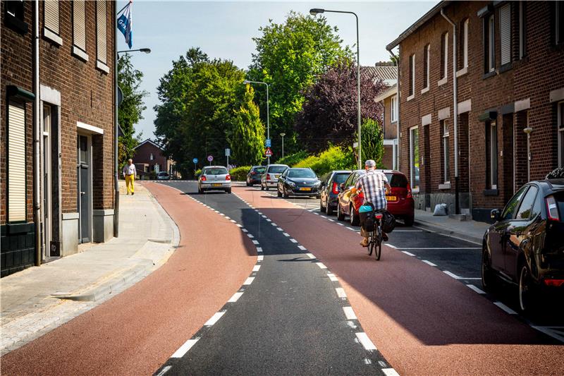 NETHERLANDS TRAFFIC STREET ARRANGEMENT