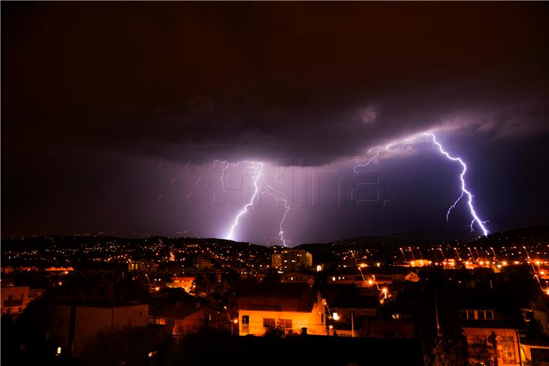 Nevrijeme u Istri - zabilježeno više od deset tisuća munja 